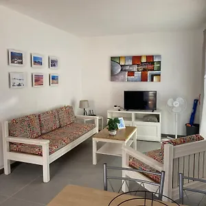 https://apartamento-delia-castillo.in-canary-islands.com